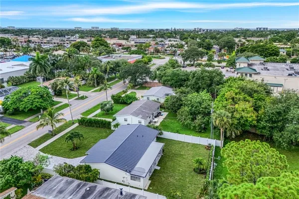$1,299,000 | 975 22nd Avenue North, Naples, FL 34103