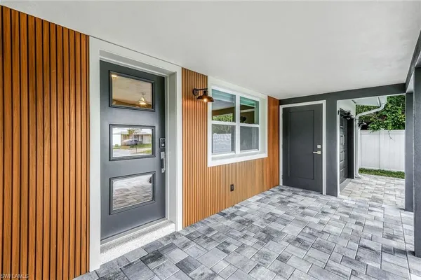 $1,299,000 | 975 22nd Avenue North, Naples, FL 34103
