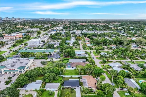 $1,299,000 | 975 22nd Avenue North, Naples, FL 34103