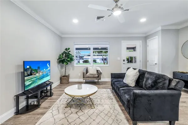$1,299,000 | 975 22nd Avenue North, Naples, FL 34103