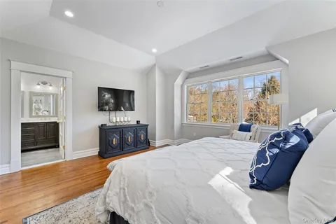 $1,695,000 | 12 Swarthmore Road, Scarsdale, NY 10583