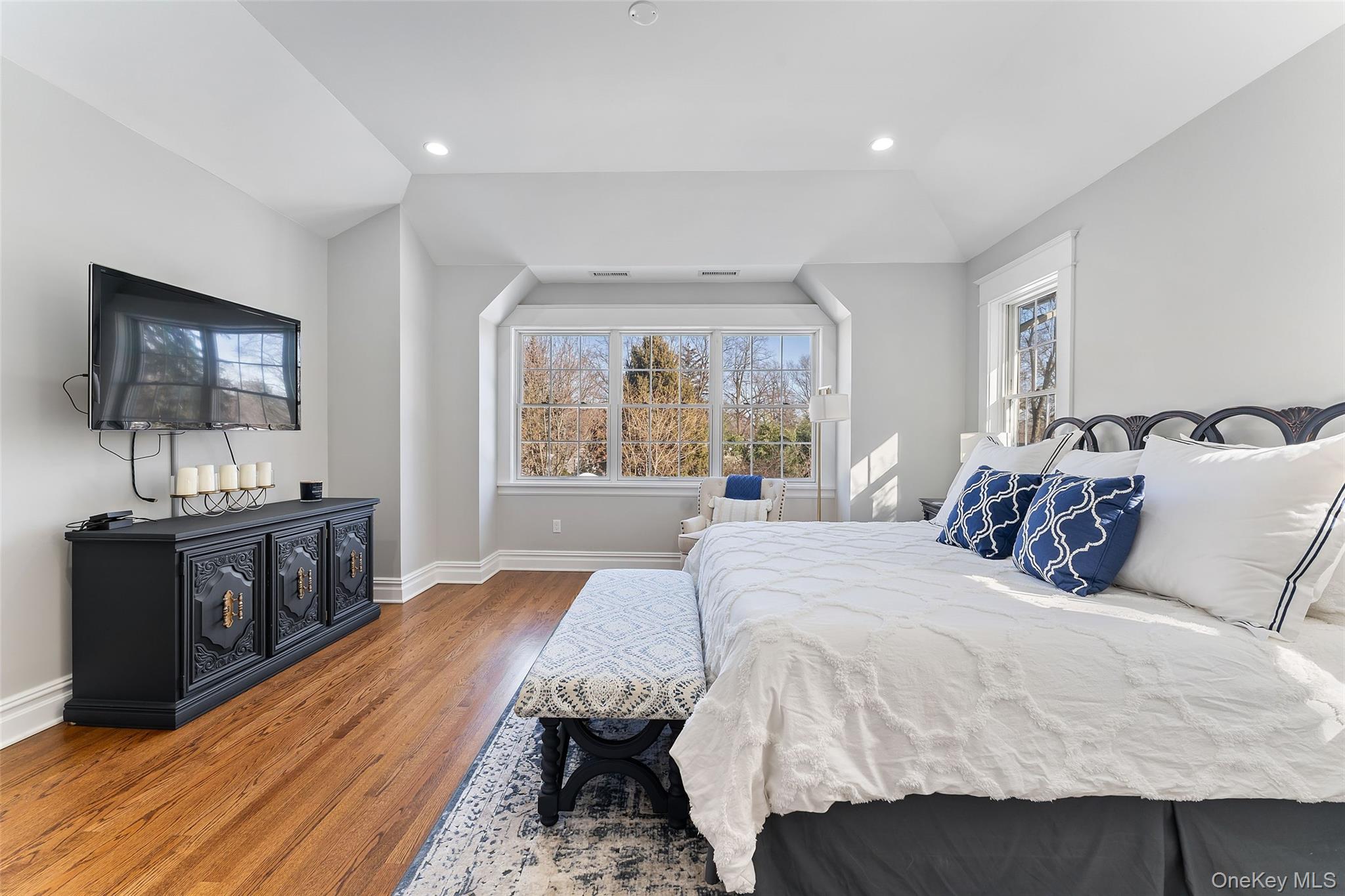 12 Swarthmore Road Scarsdale, NY 10583 - Photo 16 of 34 Generously Proportioned Primary Suite With Treetop Views