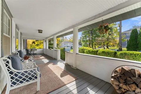 $1,695,000 | 12 Swarthmore Road, Scarsdale, NY 10583