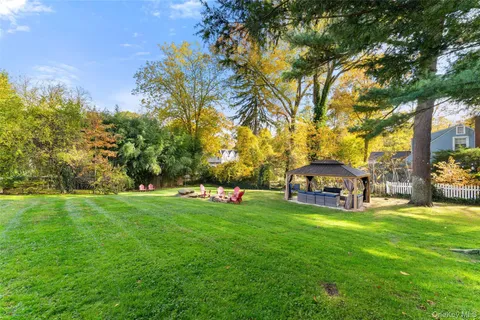 $1,695,000 | 12 Swarthmore Road, Scarsdale, NY 10583
