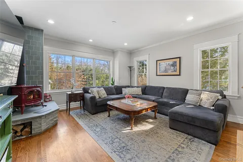 $1,695,000 | 12 Swarthmore Road, Scarsdale, NY 10583