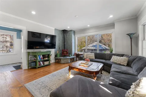 $1,695,000 | 12 Swarthmore Road, Scarsdale, NY 10583