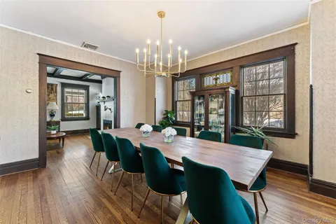 $1,695,000 | 12 Swarthmore Road, Scarsdale, NY 10583