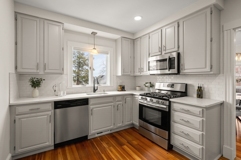 37 Fountain Road, Unit 2 Arlington, MA 02476 - Photo 7 of 33