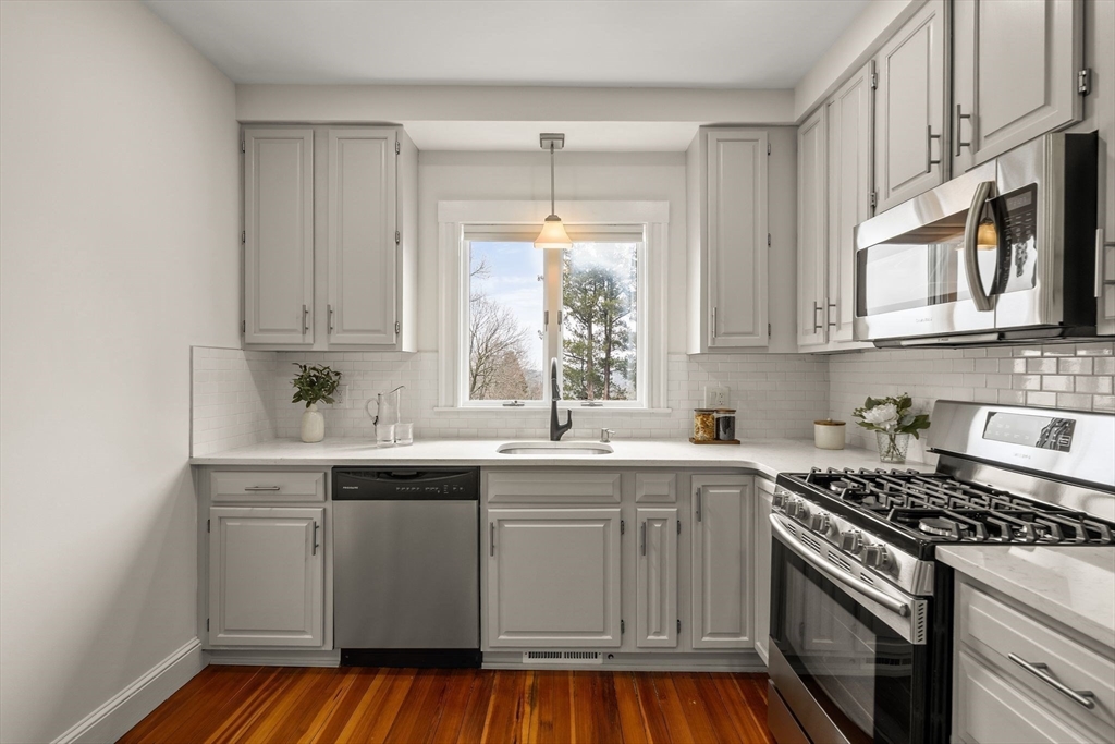 37 Fountain Road, Unit 2 Arlington, MA 02476 - Photo 8 of 33