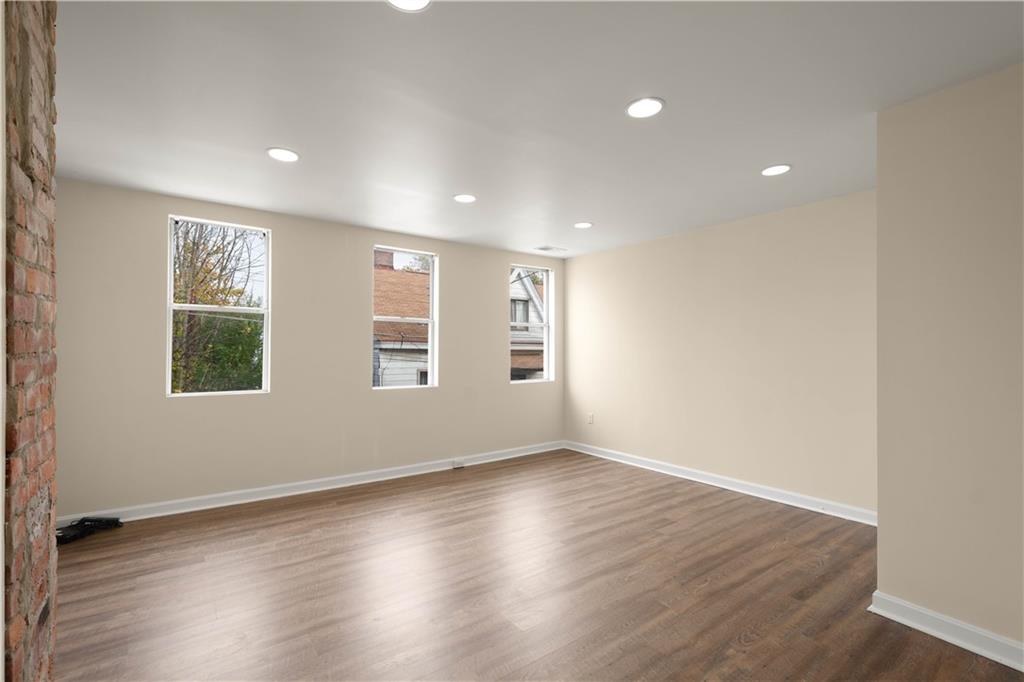 1934 Huron Street Pittsburgh, PA 15203 - Photo 9 of 33