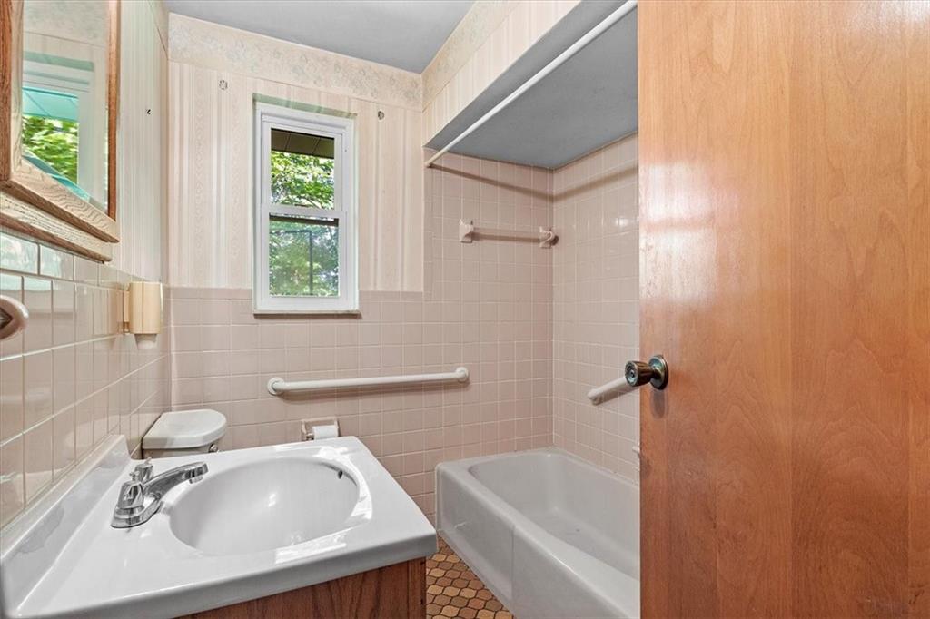 664 Duff Road Sewickley, PA 15143 - Photo 23 of 24 a bathroom with a sink and a bathtub