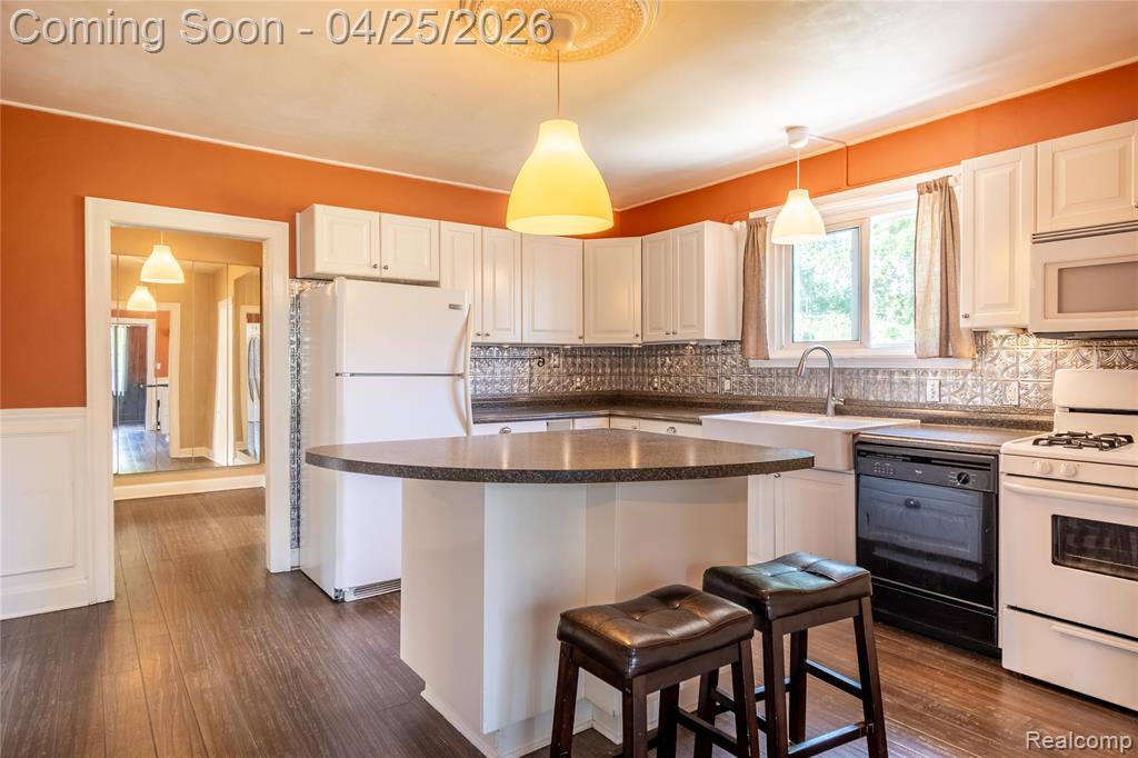 2218 Wixom Road Commerce Township, MI 48382 - Photo 8 of 87
