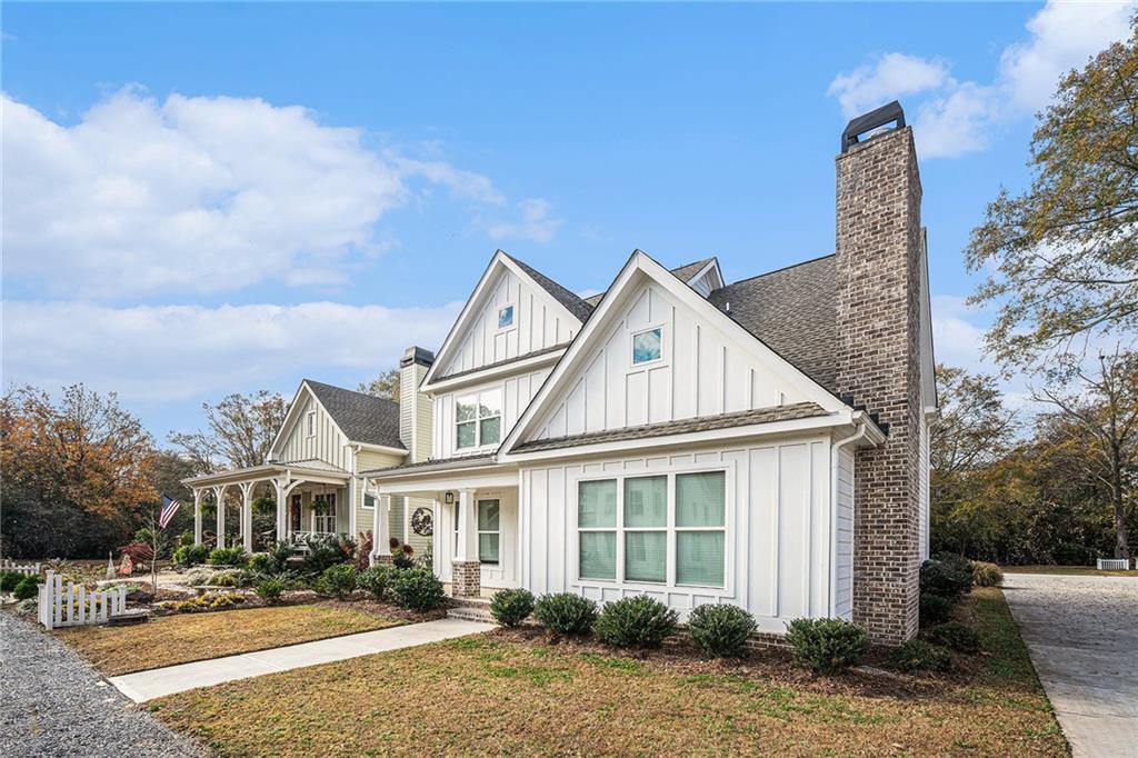 352 Davis Street Monroe, GA 30655 - Photo 3 of 32