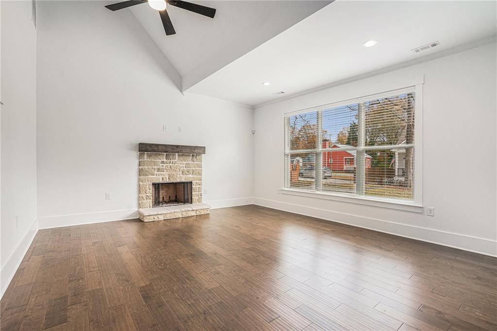 352 Davis Street Monroe, GA 30655 - Photo 7 of 32