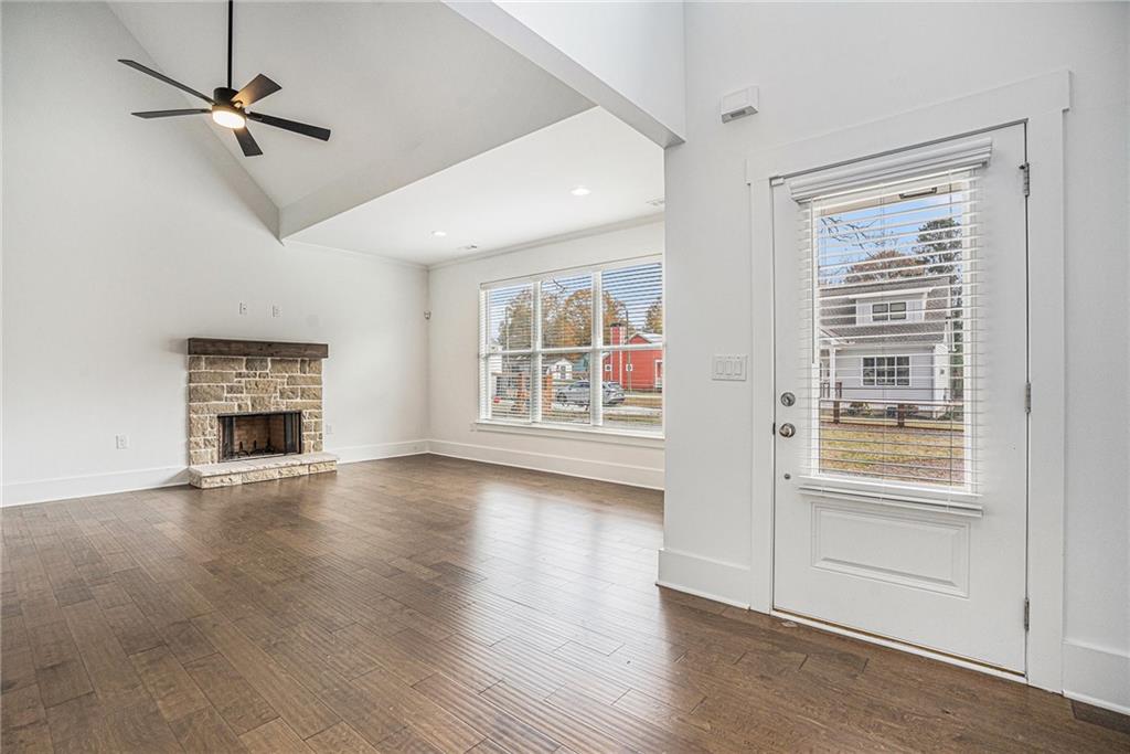 352 Davis Street Monroe, GA 30655 - Photo 10 of 32