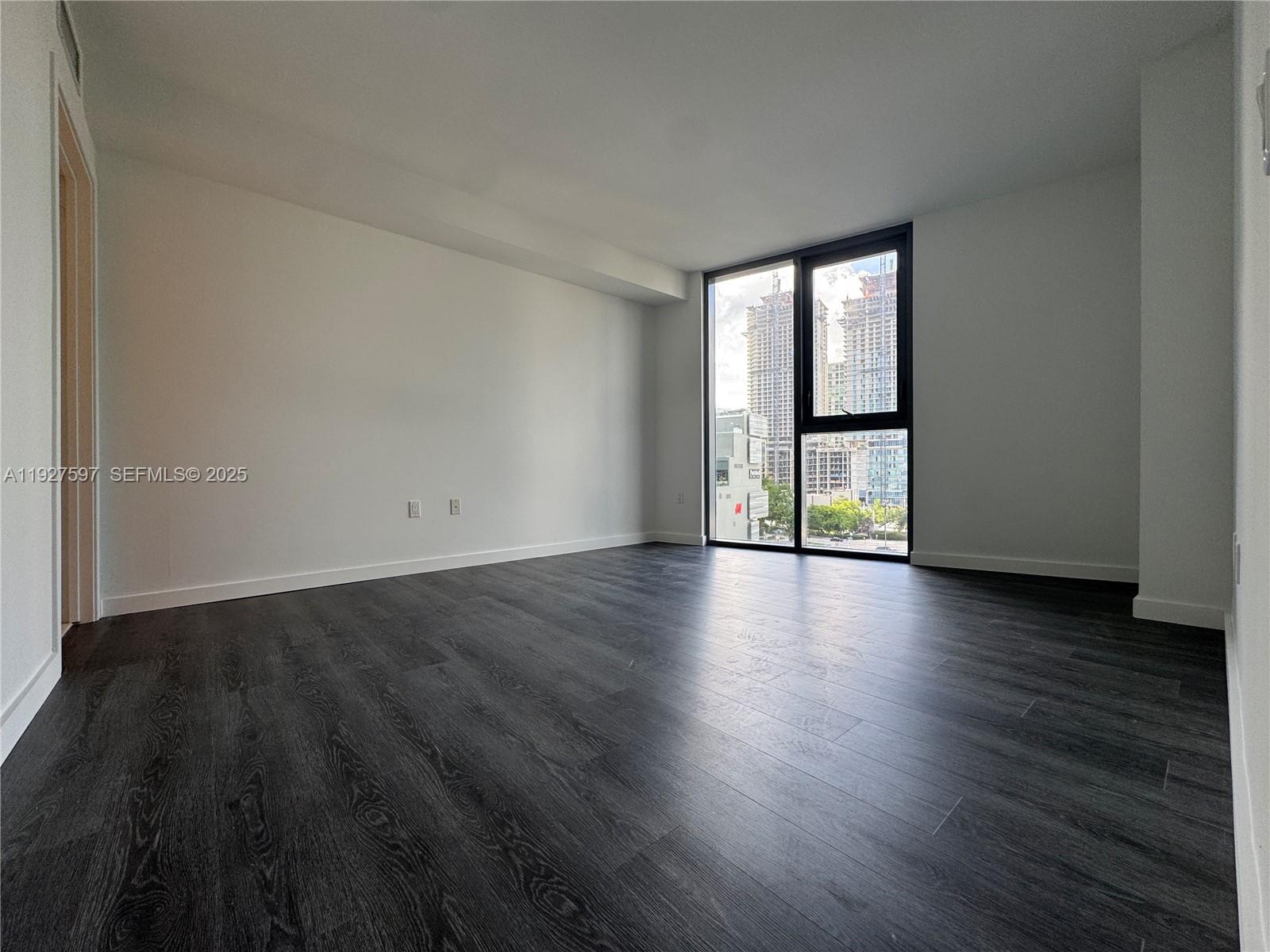 31 Southeast 6th Street, Unit 902 Miami, FL 33131 - Photo 16 of 29