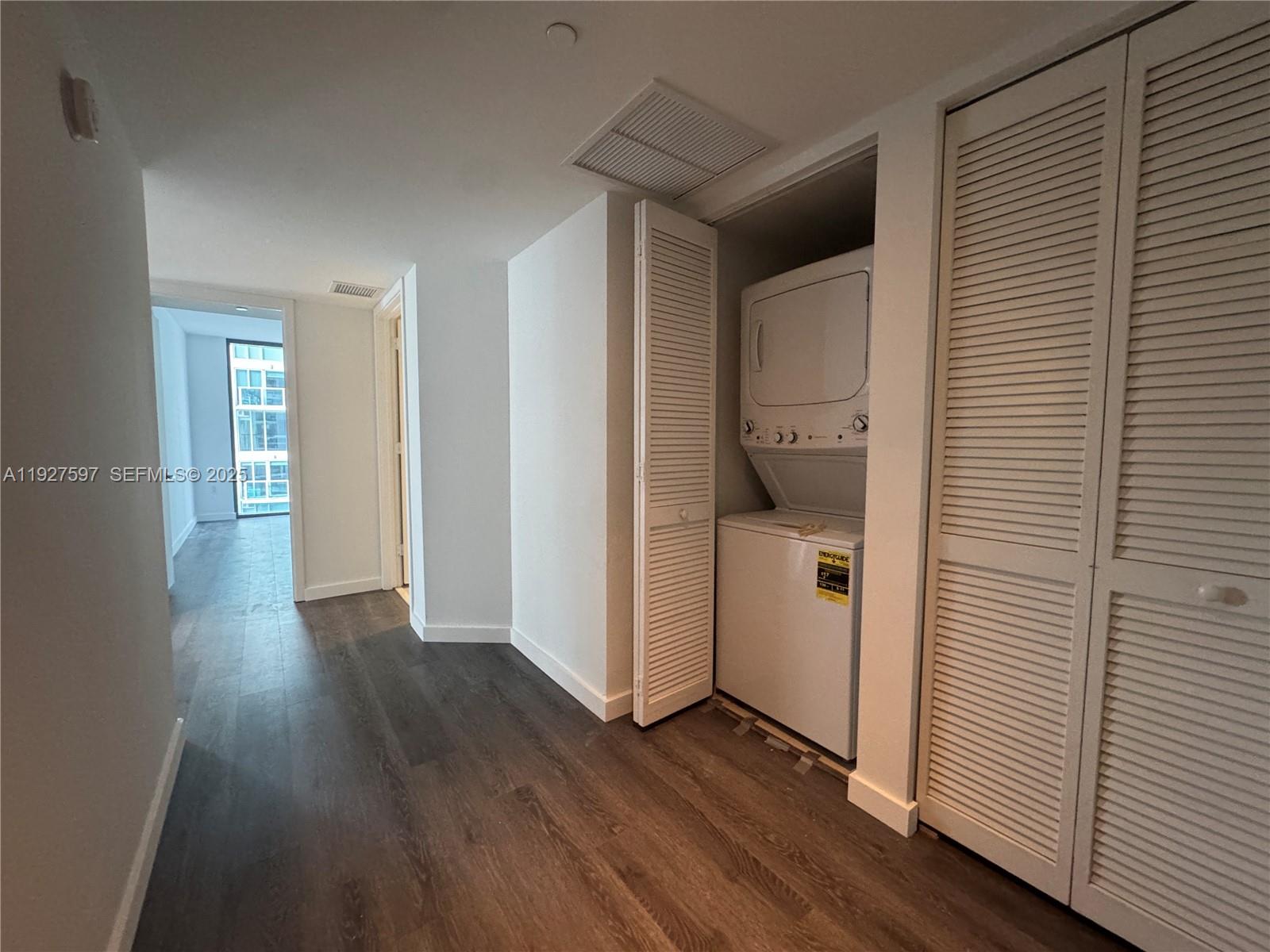 31 Southeast 6th Street, Unit 902 Miami, FL 33131 - Photo 2 of 29