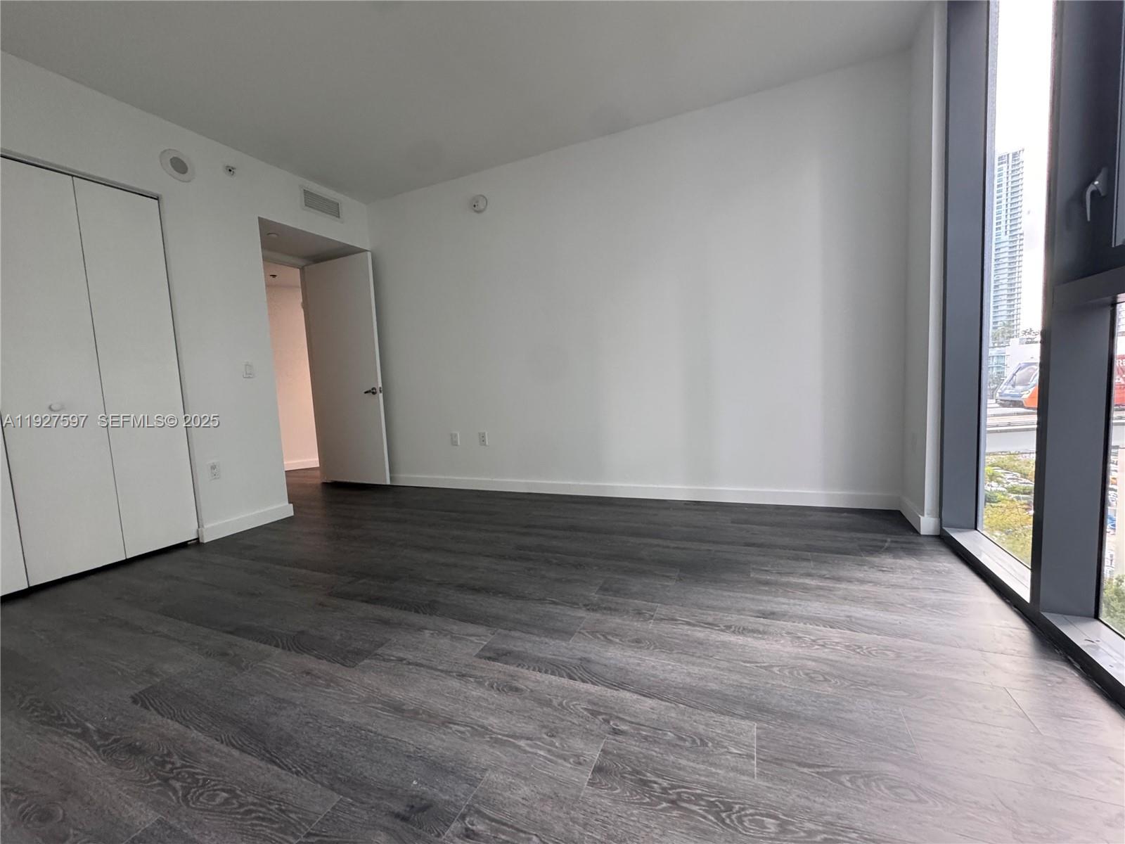 31 Southeast 6th Street, Unit 902 Miami, FL 33131 - Photo 8 of 29