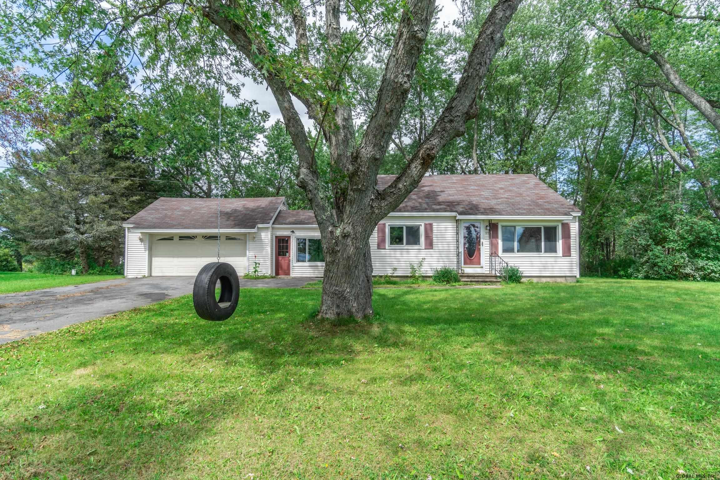 197 Ridge Road Amsterdam, NY 12010 - Photo 3 of 28 Photo 3
