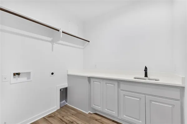 a view of a window in an empty room