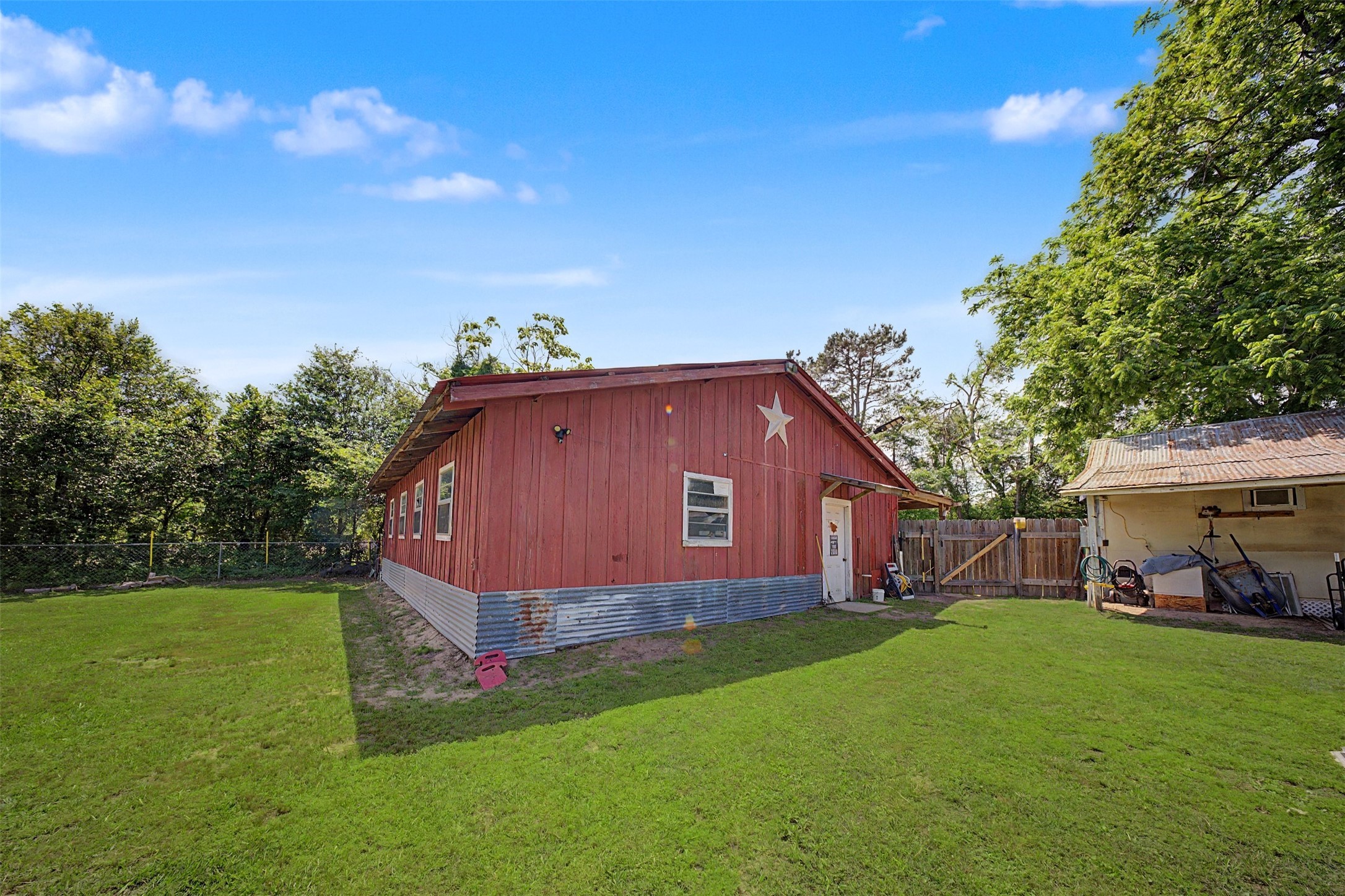 1442 East Johnson Drive Rusk, TX 75785 - Photo 23 of 34 Another view of the backyard.