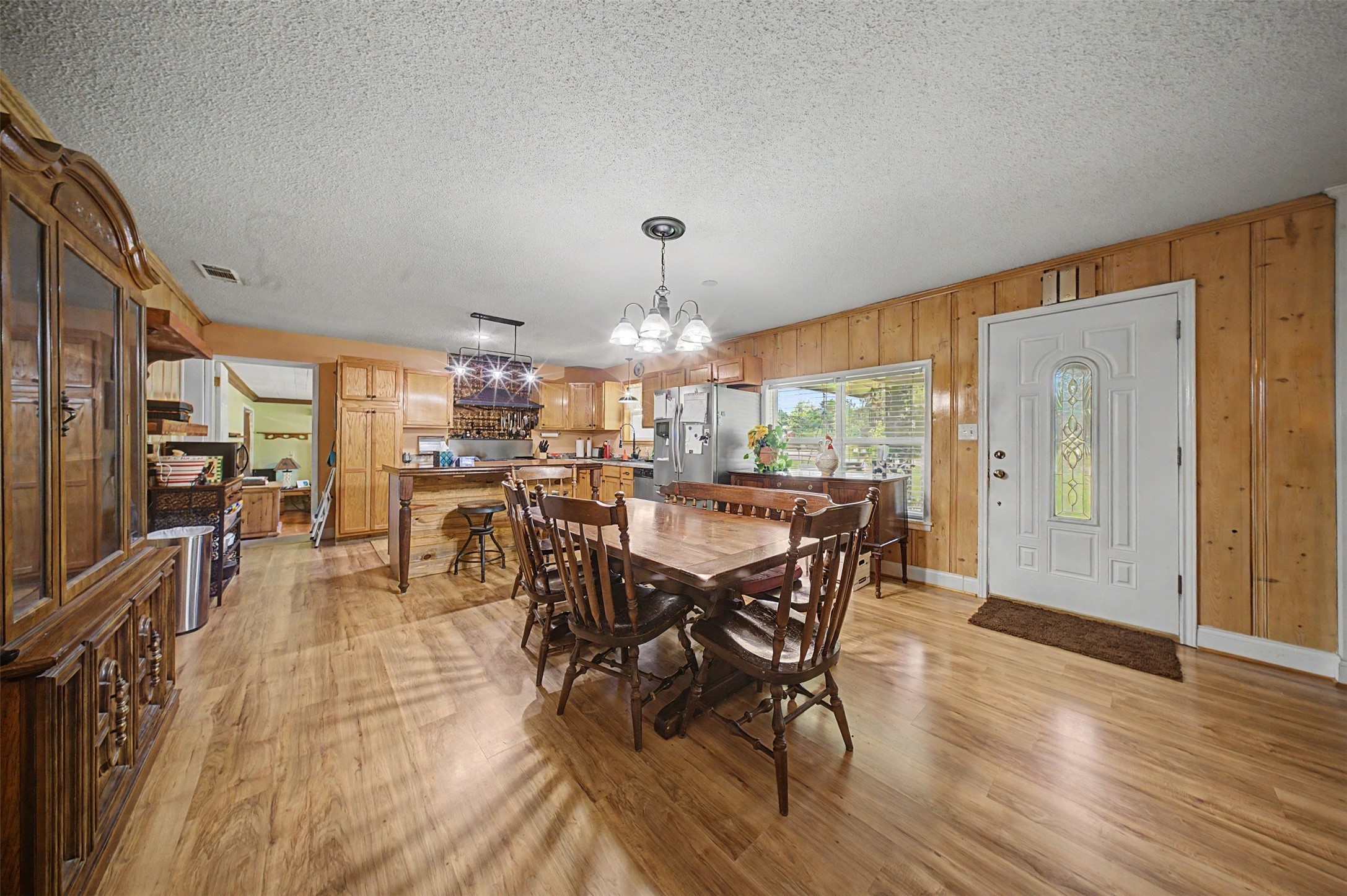 1442 East Johnson Drive Rusk, TX 75785 - Photo 6 of 34 Very nice and spacious dining area open to the kitchen perfect for family meals and entertaining.