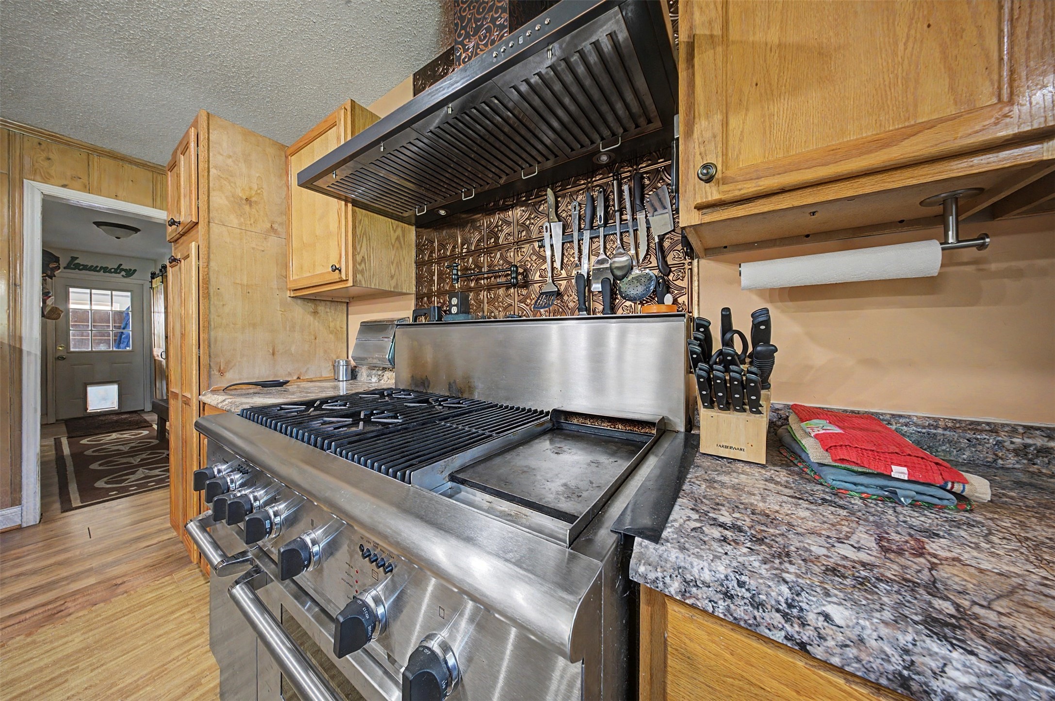 1442 East Johnson Drive Rusk, TX 75785 - Photo 9 of 34 Wow! Checkout that stovetop! A CHEF'S dream kitchen!