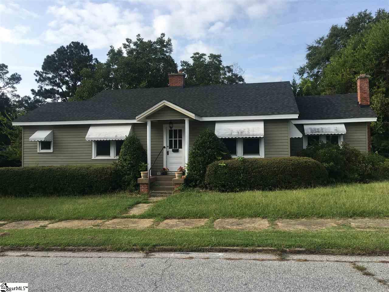 100 Jackson Street Clinton, SC 29325 - Photo 1 of 28 Gallery Image 1