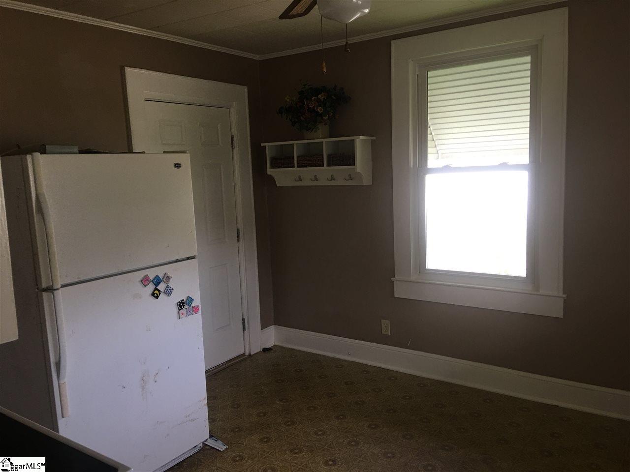 100 Jackson Street Clinton, SC 29325 - Photo 9 of 28 Gallery Image 9