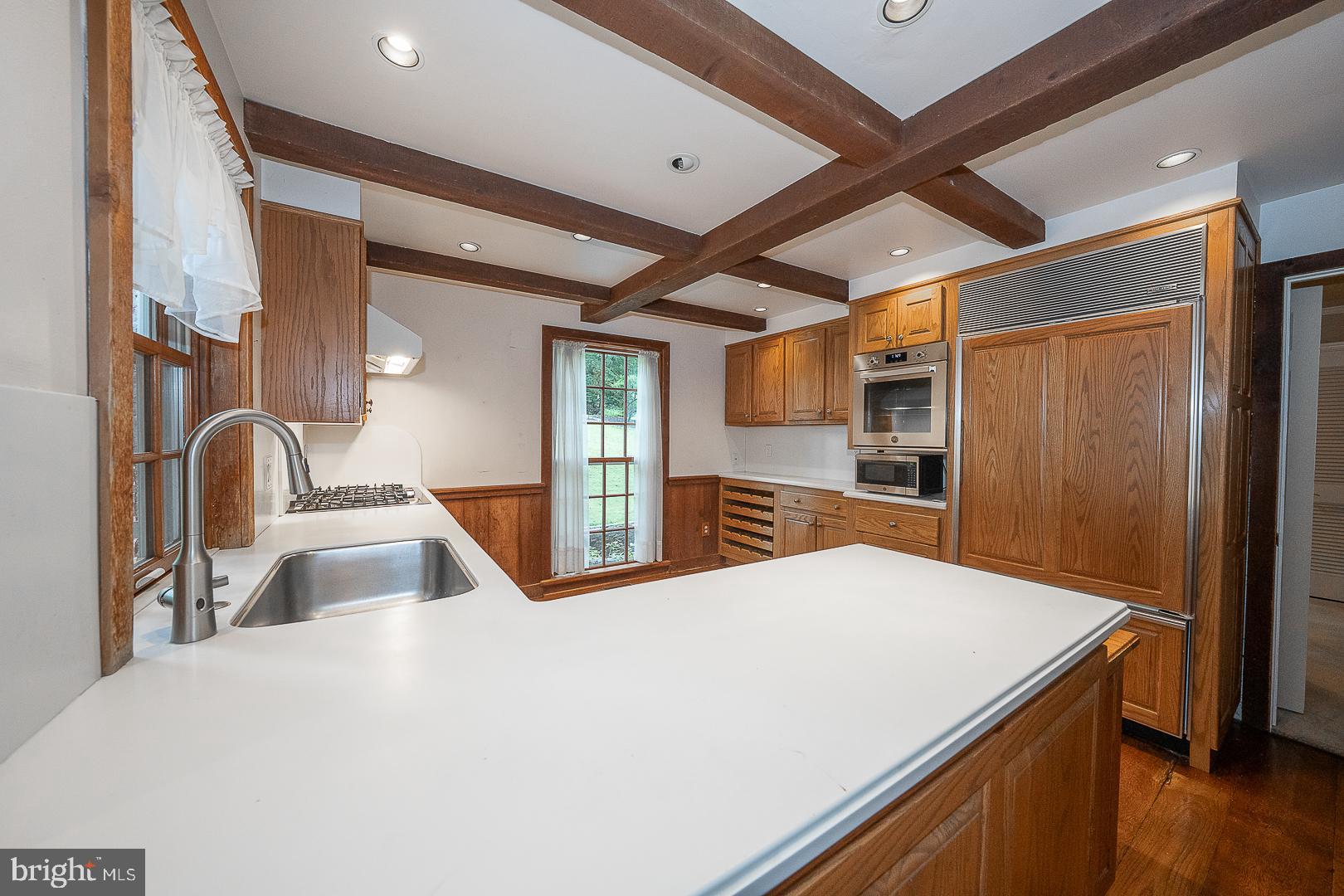 577 Tory Hill Road Devon, PA 19333 - Photo 11 of 63 Kitchen with 5 Burner Gas Cooktop