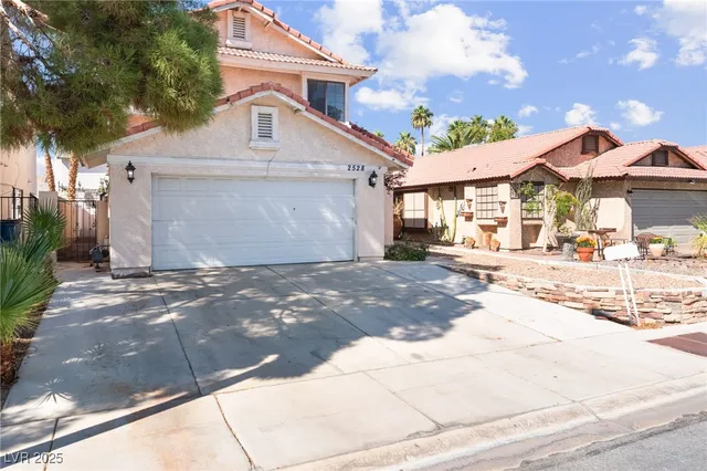 $369,900 | 2528 Cherrywood Street, Las Vegas, NV 89108