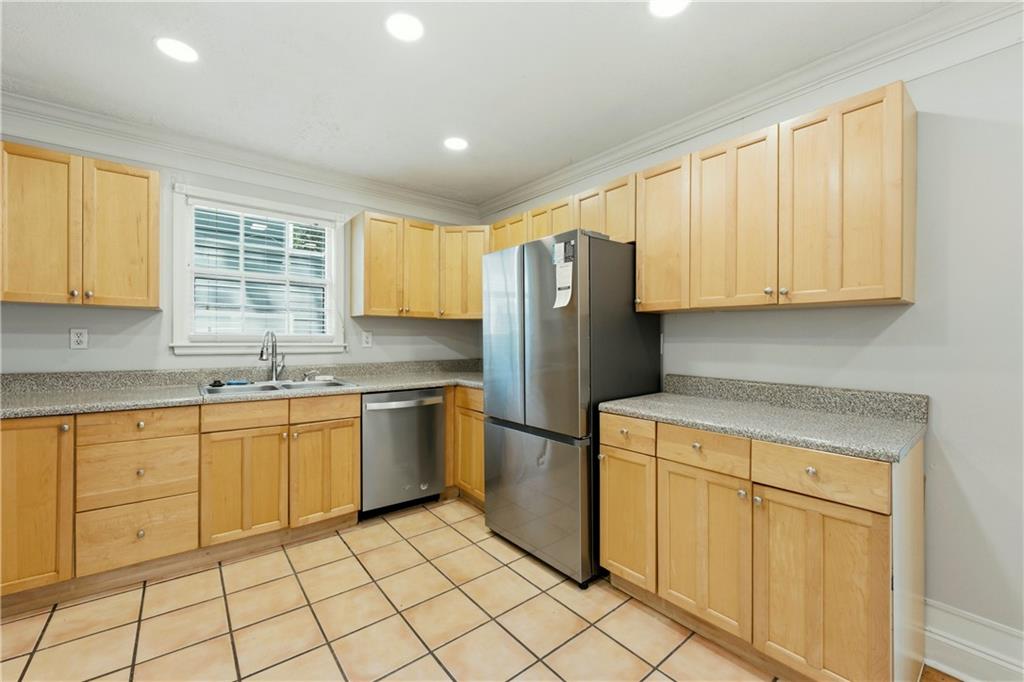 2460 Hillside Avenue Decatur, GA 30032 - Photo 8 of 25 Gallery Image 8