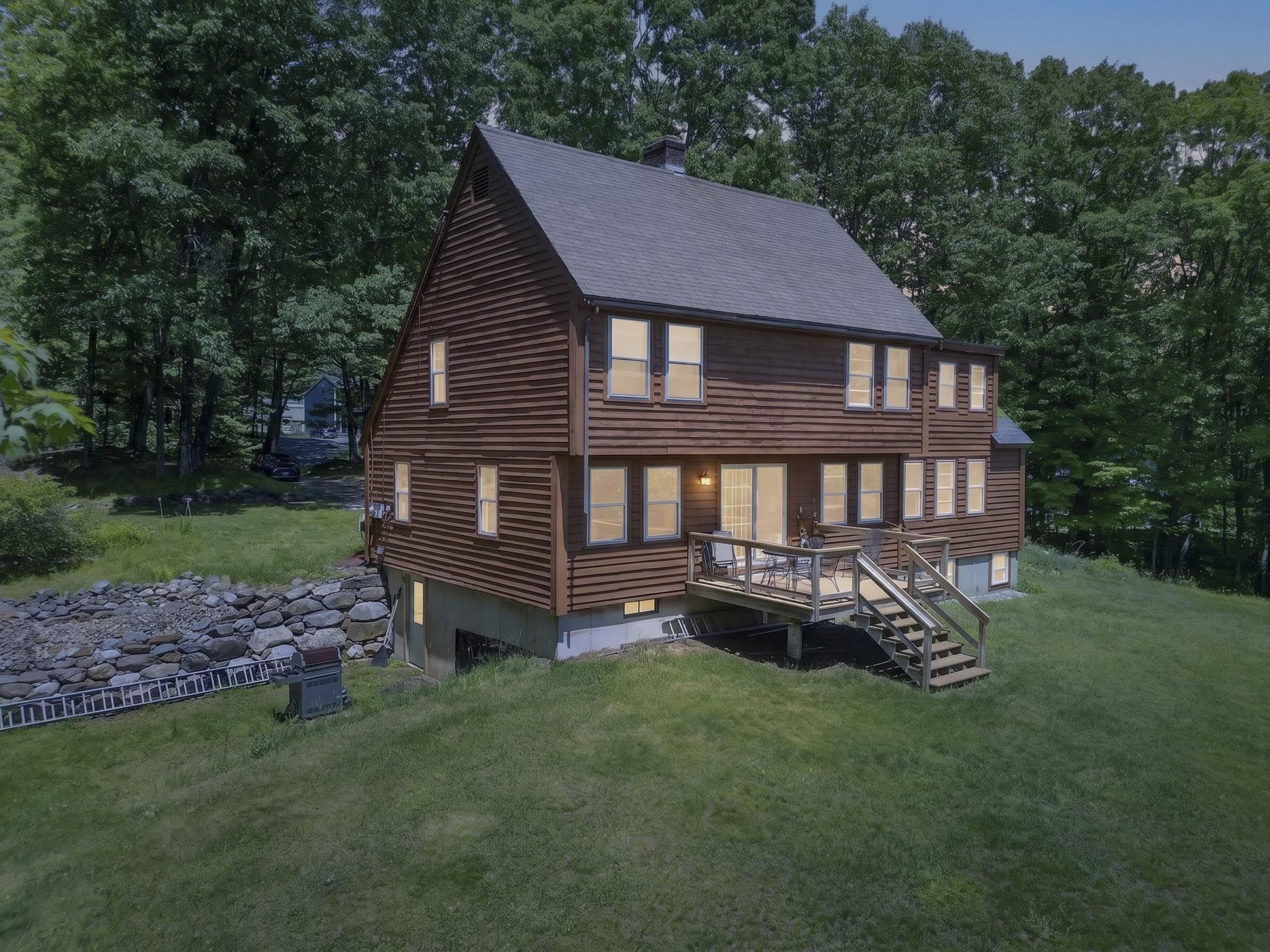 133 Hackett Hill Road Hooksett, NH 03106 - Photo 2 of 55