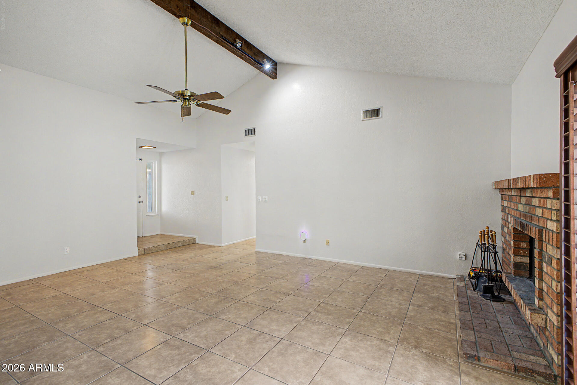 2208 East Hearn Road Phoenix, AZ 85022 - Photo 7 of 29 Family Room