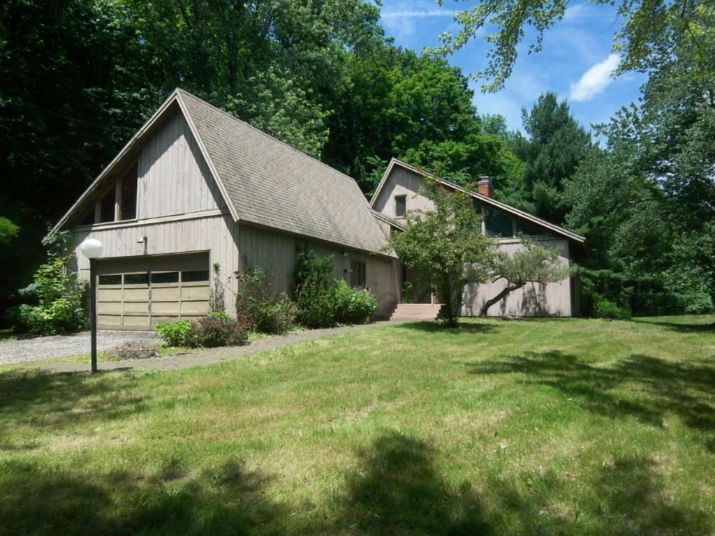 6 Stuart Drive Bloomfield, CT 06002 - Photo 1 of 1 View of house from street