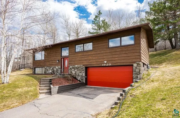 $430,000 | 1920 Hutchinson Road, Duluth, MN 55811