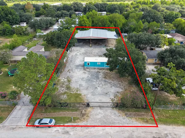 $2,400 | 33618 Falcon Spring Street, Hockley, TX 77447