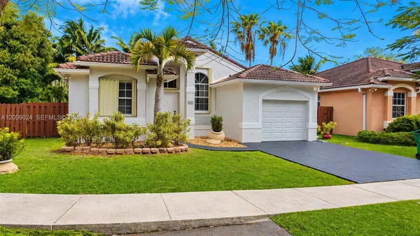 $699,000 | 9437 Southwest 183rd Terrace, Palmetto Bay, FL 33157