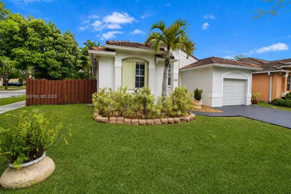 $699,000 | 9437 Southwest 183rd Terrace, Palmetto Bay, FL 33157