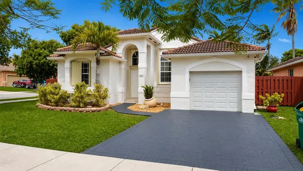 $699,000 | 9437 Southwest 183rd Terrace, Palmetto Bay, FL 33157