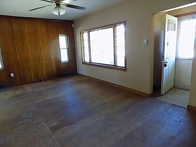 476 Irvin Avenue Rochester, PA 15074 - Photo 3 of 15