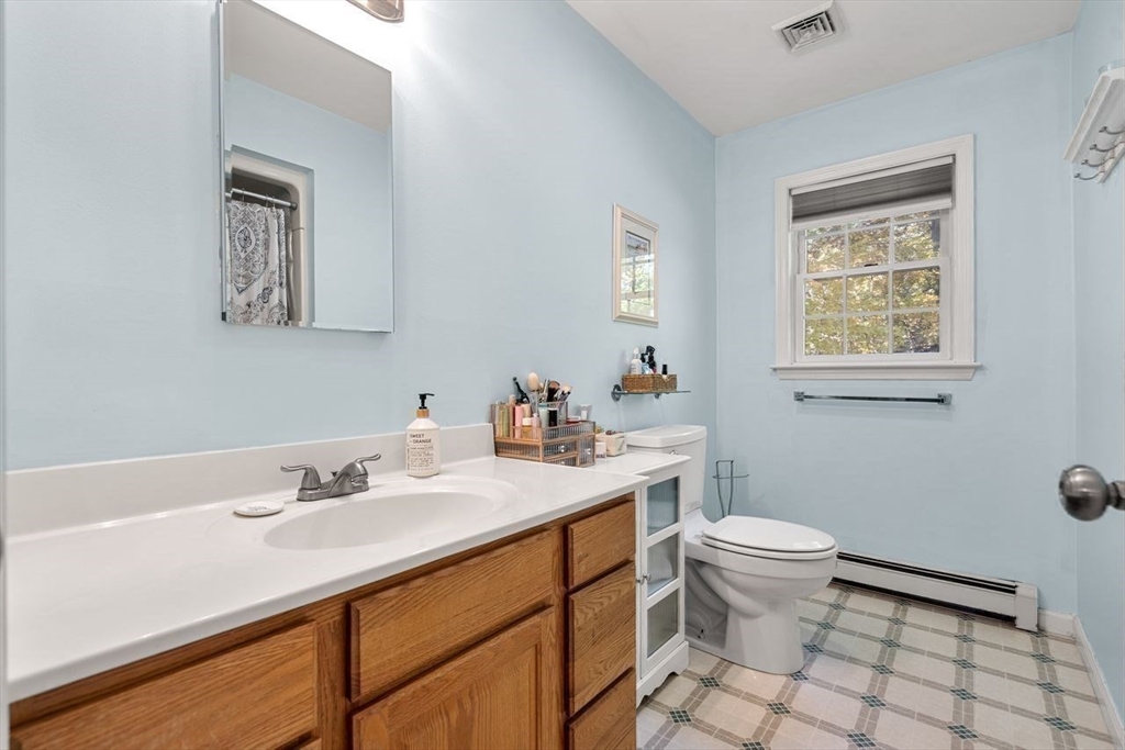 29 Charlotte Road Ipswich, MA 01938 - Photo 14 of 42