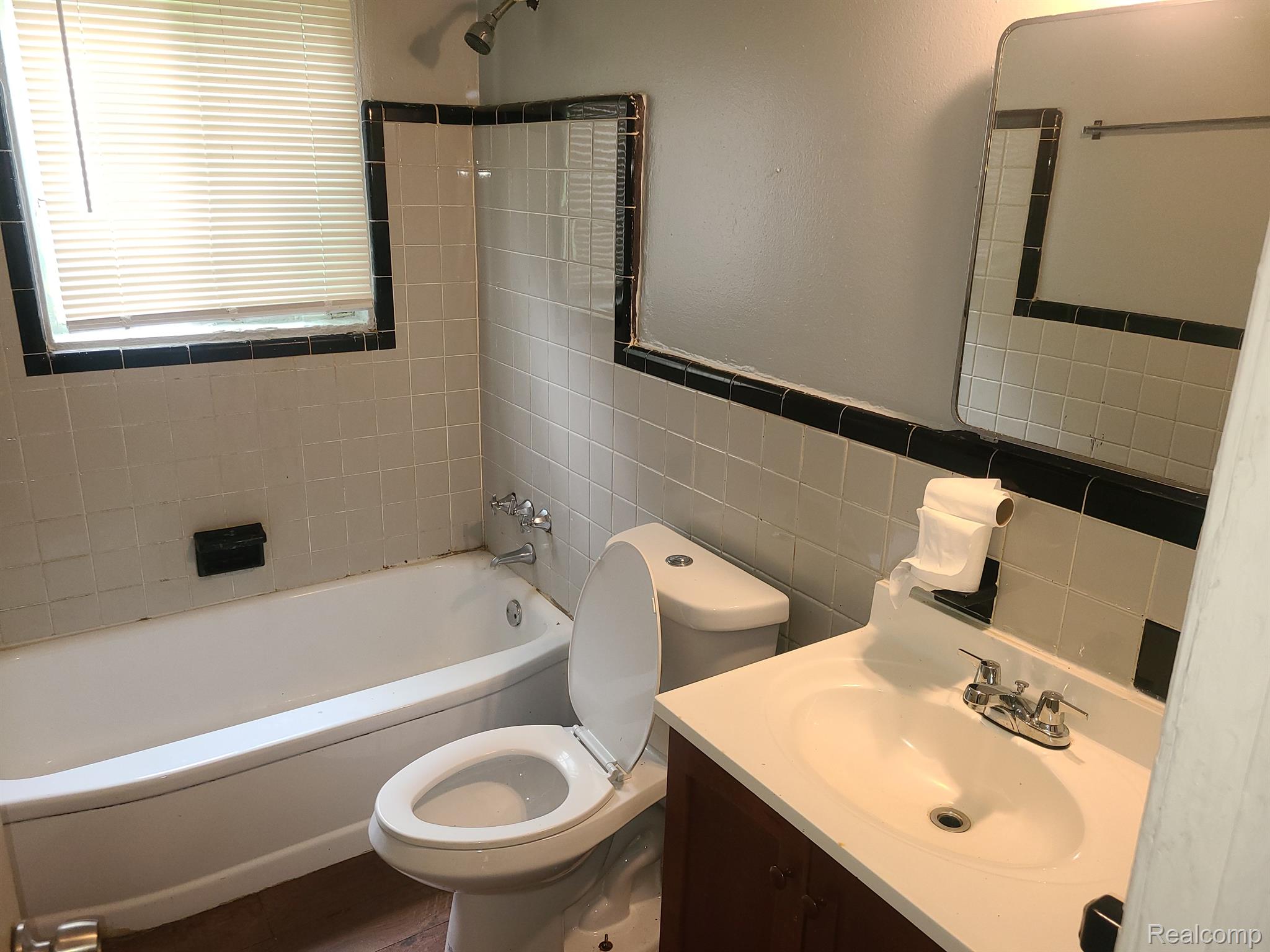 6331 Rutherford Street Detroit, MI 48228 - Photo 8 of 11 Gallery Image 8