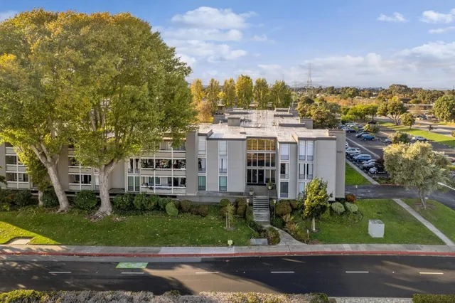 $828,000 | 1081 Beach Park Boulevard, Unit 206, Foster City, CA 94404