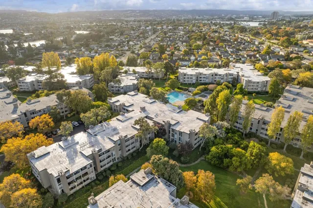 $828,000 | 1081 Beach Park Boulevard, Unit 206, Foster City, CA 94404