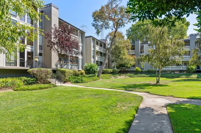 $828,000 | 1081 Beach Park Boulevard, Unit 206, Foster City, CA 94404