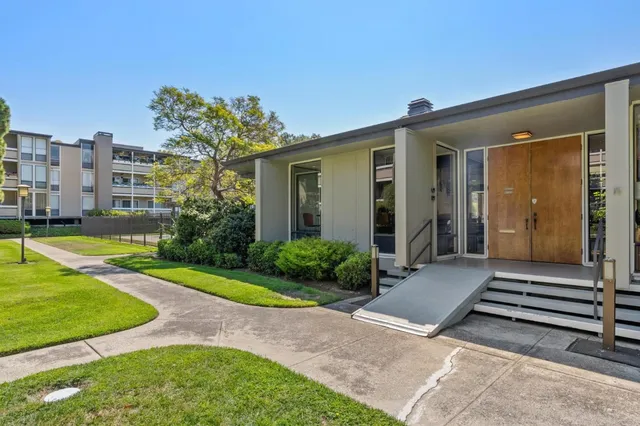 $828,000 | 1081 Beach Park Boulevard, Unit 206, Foster City, CA 94404