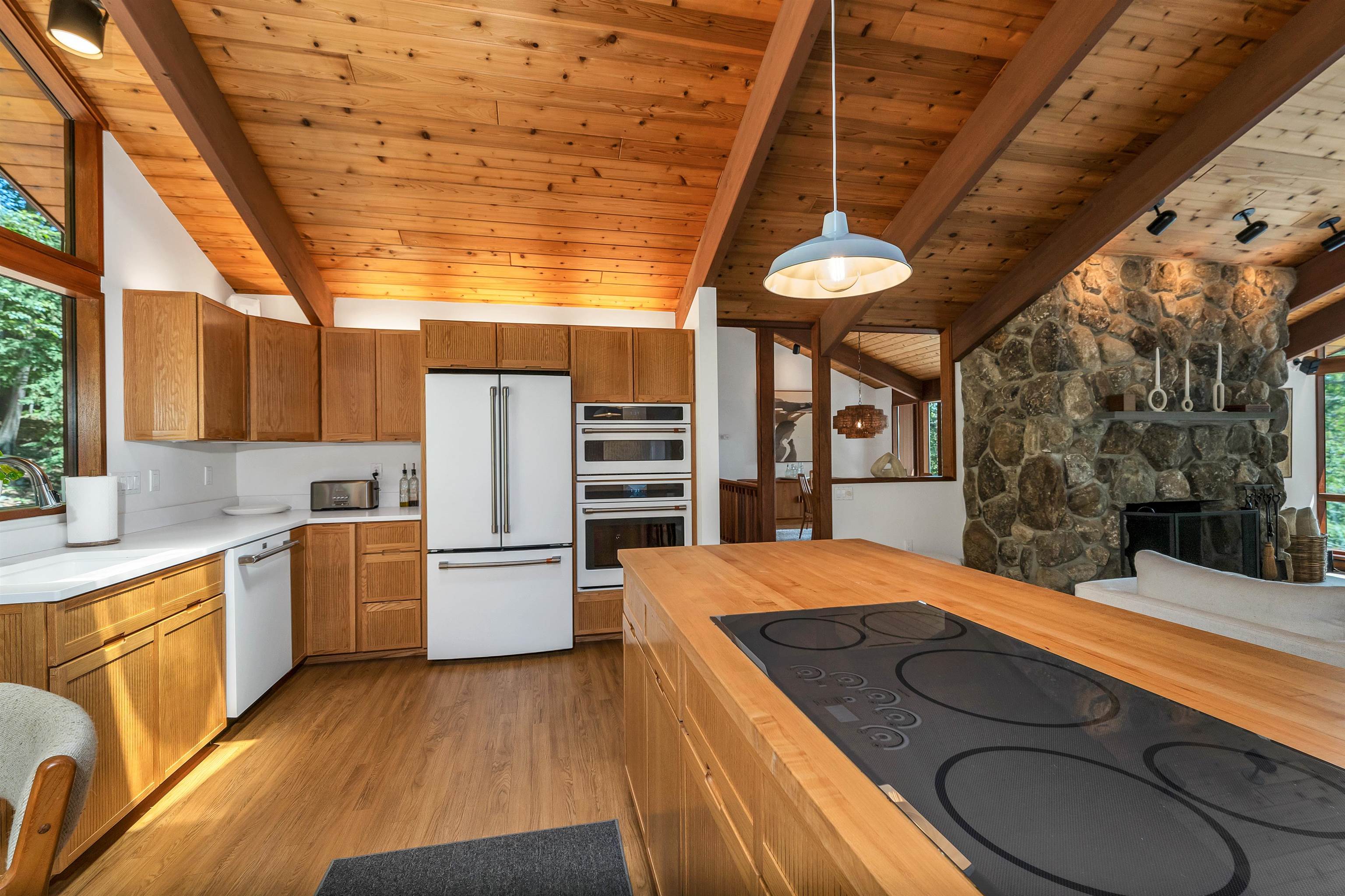 86 Pleasant Street Meredith, NH 03253 - Photo 16 of 58