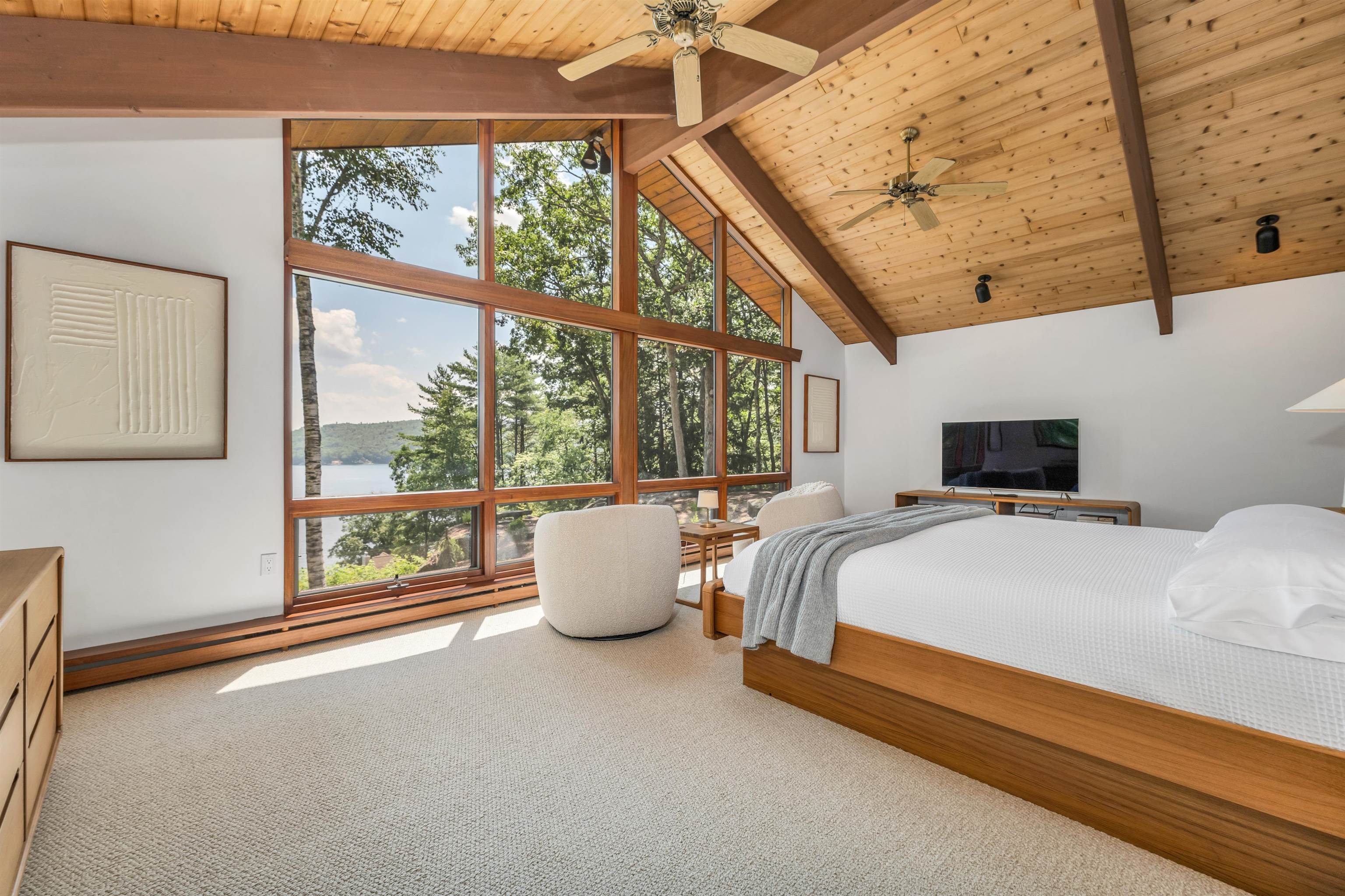 86 Pleasant Street Meredith, NH 03253 - Photo 23 of 58