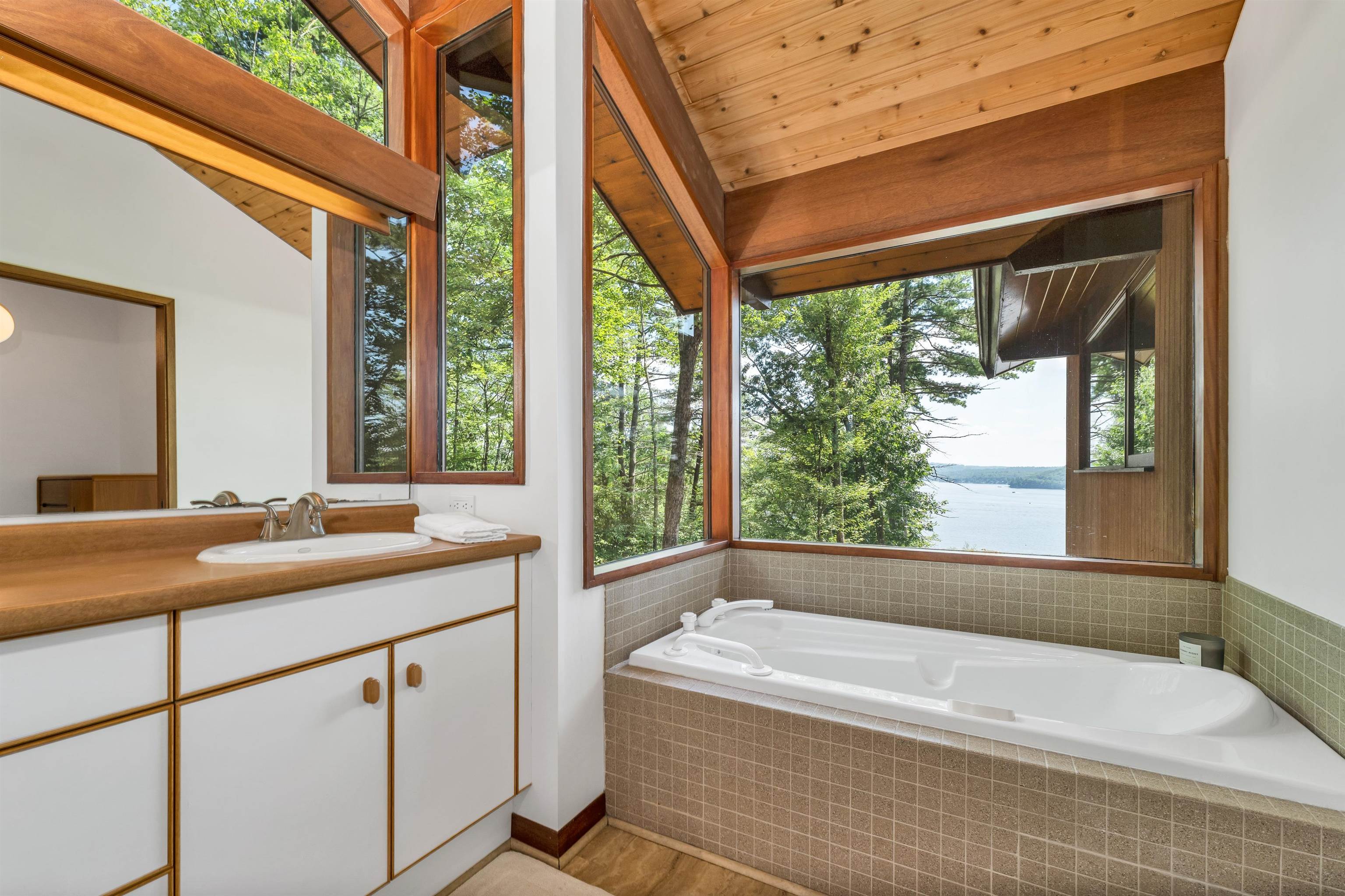 86 Pleasant Street Meredith, NH 03253 - Photo 25 of 58